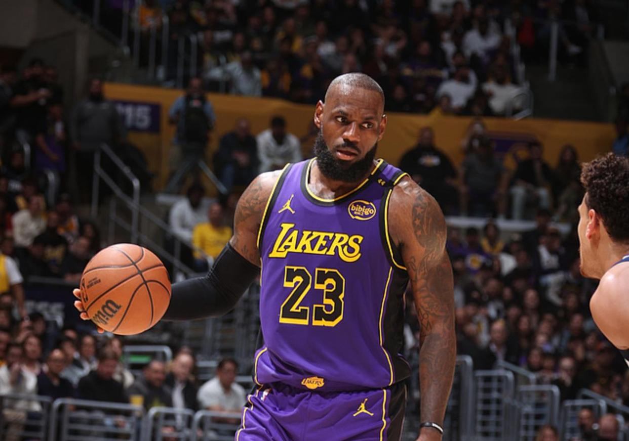 包含詹姆斯在独行侠比赛中反败为胜,锐不可当引发热议!的词条华体会官方网站