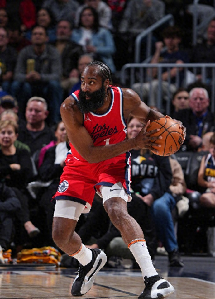  丹佛掘金迎NBA季后赛关键赛，清晨内部沟通，话题不断，高层口径保持一致华体会官方网站