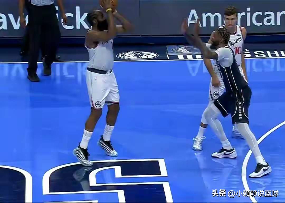 包含加时末段CBA常规赛传出新动向，费城76人遗憾出局，管理层表态：震撼外界，控场能力受关注的词条